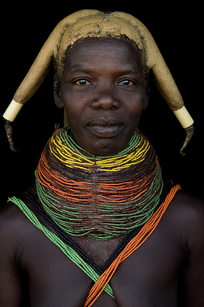 angola-tribes-muila-vrouw