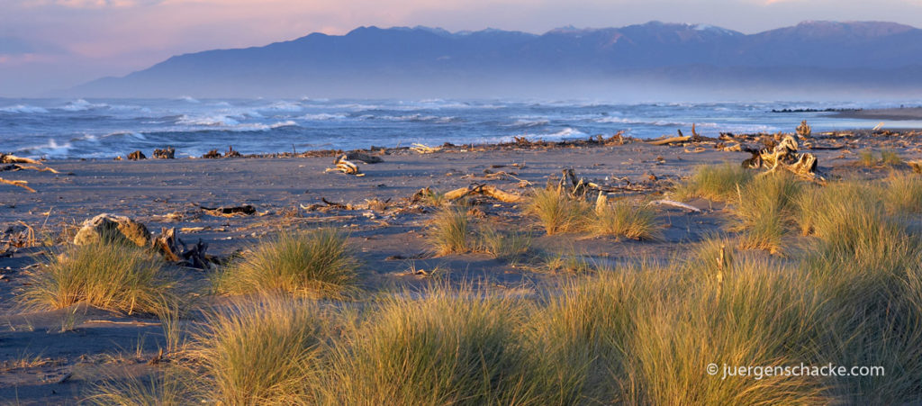 new-zealand-hokitika-beach-view