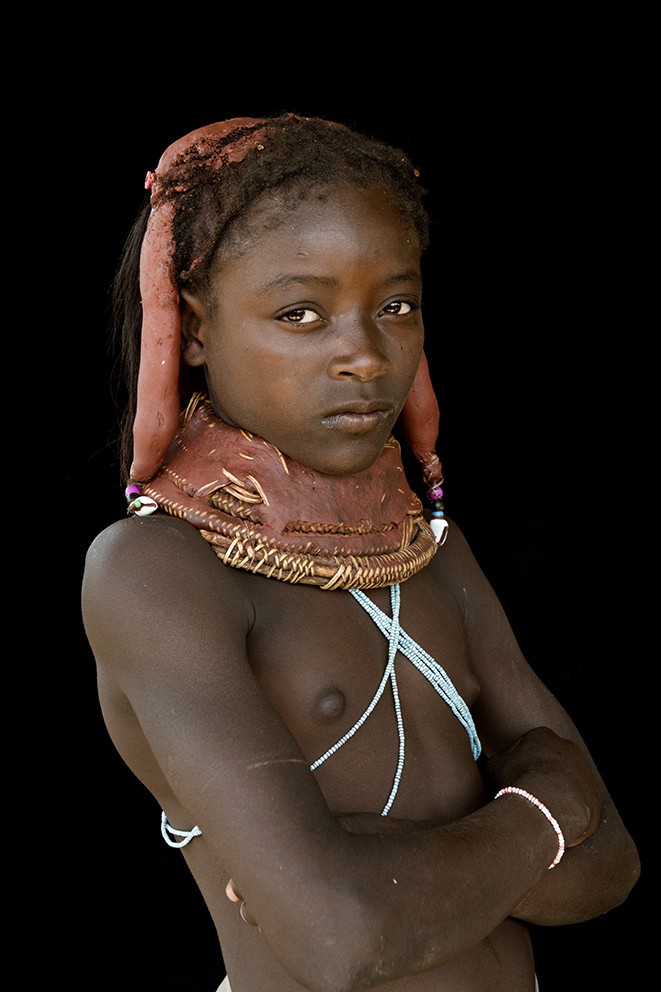 angola-tribes-muila-meisje-haardracht