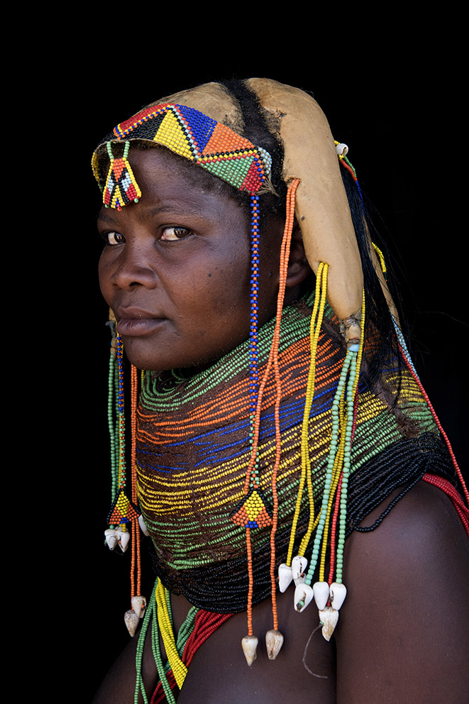 angola-tribes-muila-vrouw