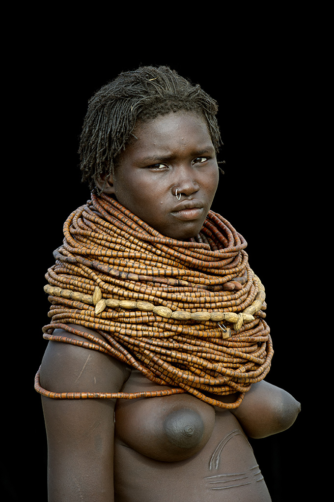 ethiopië-tribale-volken-nyangatom-vrouw
