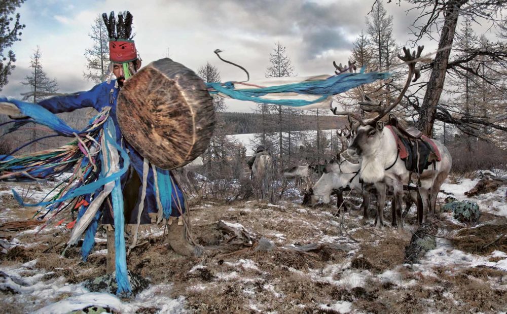 dark-heavens-hamid-sardar-mongolia-shaman-reindeer-drum
