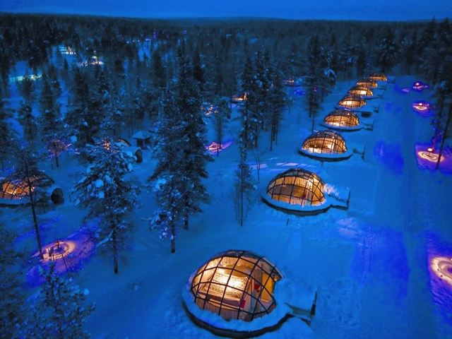 finland-lapland-kakslauttanen-arctic-resort-iglo's
