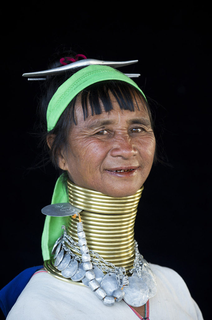 myanmar-loikaw-padaung-woman-jewellery