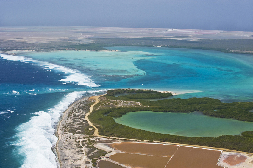 bonaire-lac bay-luchtfoto-dos-winkel