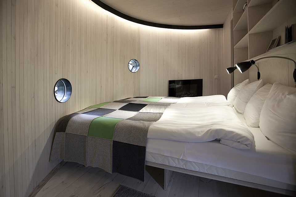 interior-birdsnest-double bed