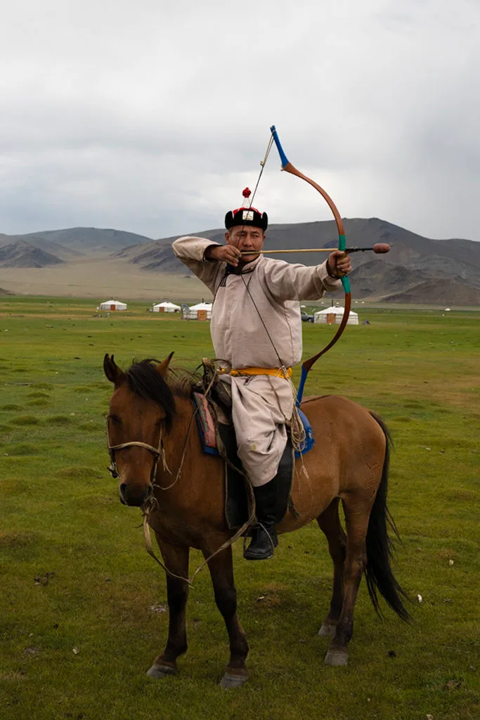 Boogschieten va paard AHB0204 boogschieter-te-paard-mongolie-henk-bothof