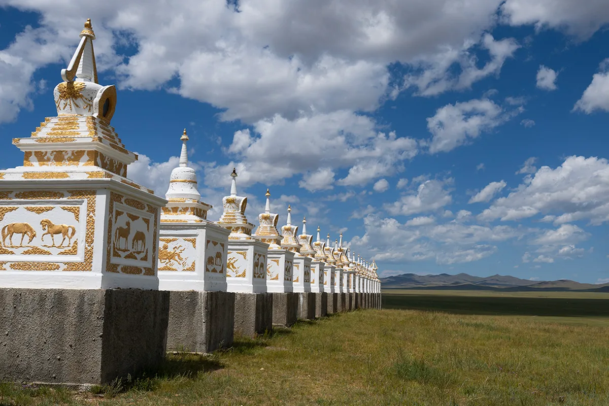 stupas-morin-tolgoe-mongolie-