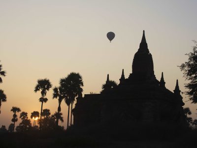 myanmar-bagan-balonvaart-zonsondergang
